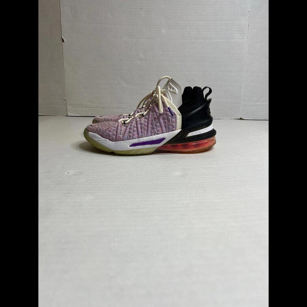 Nike LeBron XVIII 18 James Purple White Black CW2760-900 Sz 5Y